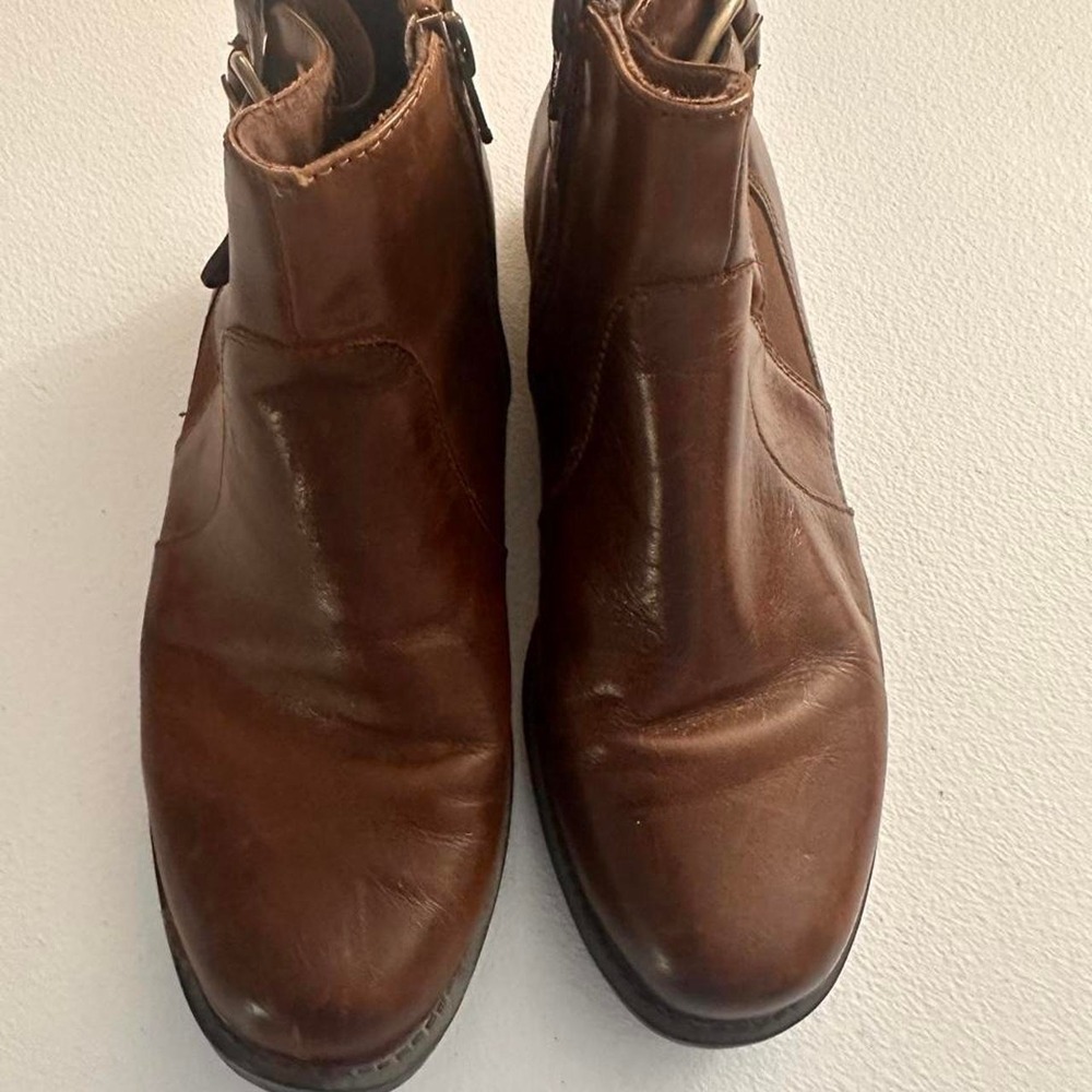 Earth Spirit brown leather ankle boots size 8.5 US